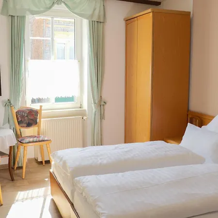 Weinhaus Zum Josefshof Hotel Graach